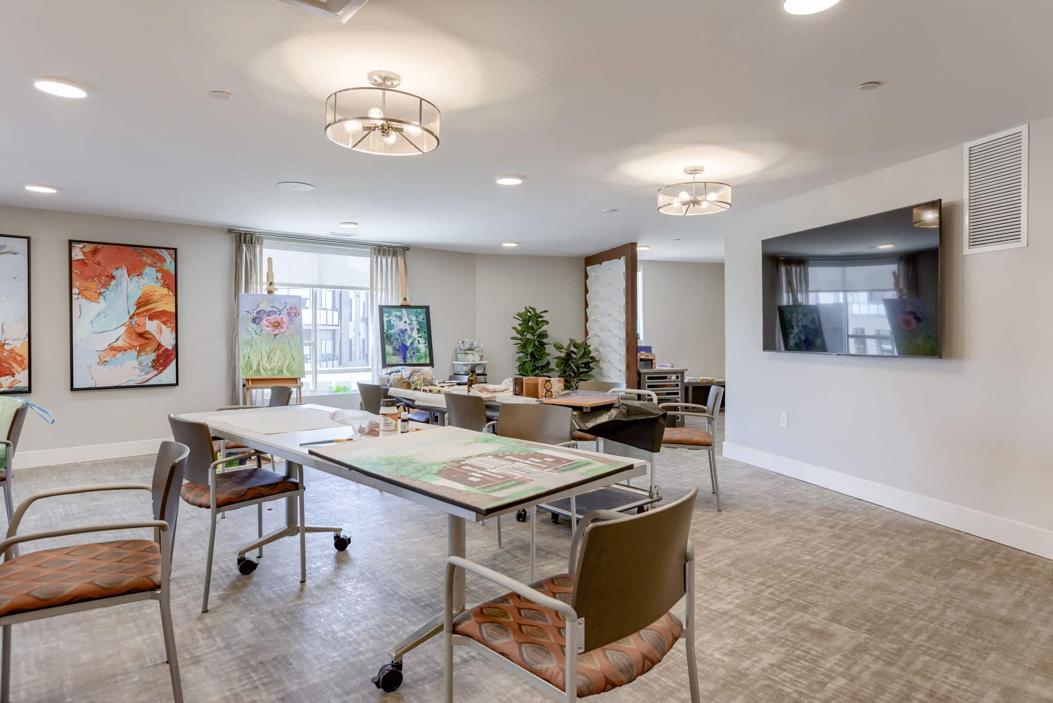 Ovation Heartwood Preserve arts & crafts room for seniors